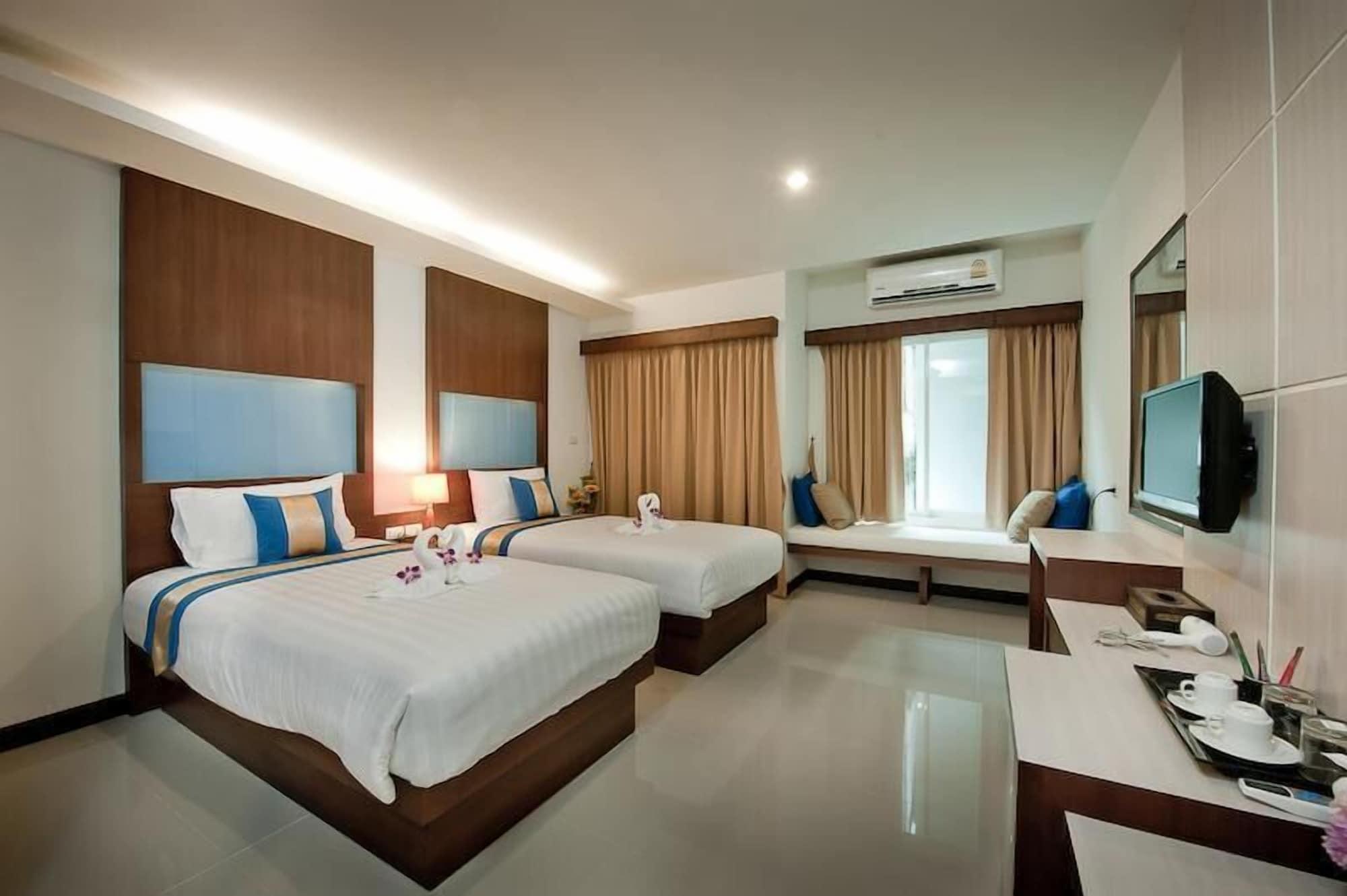 Готель Tuana Blue Sky Patong Екстер'єр фото