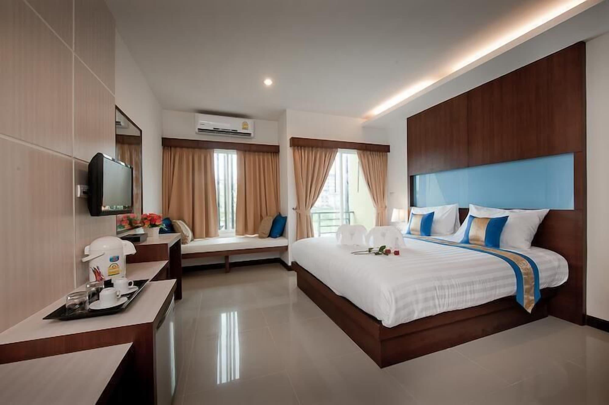 Готель Tuana Blue Sky Patong Екстер'єр фото