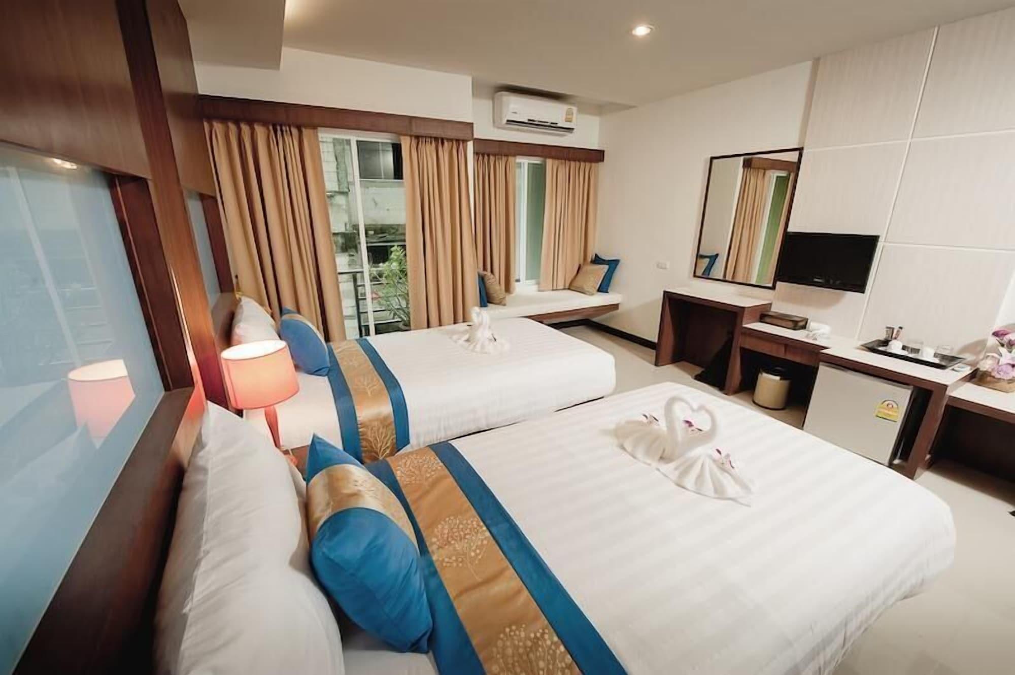 Готель Tuana Blue Sky Patong Екстер'єр фото