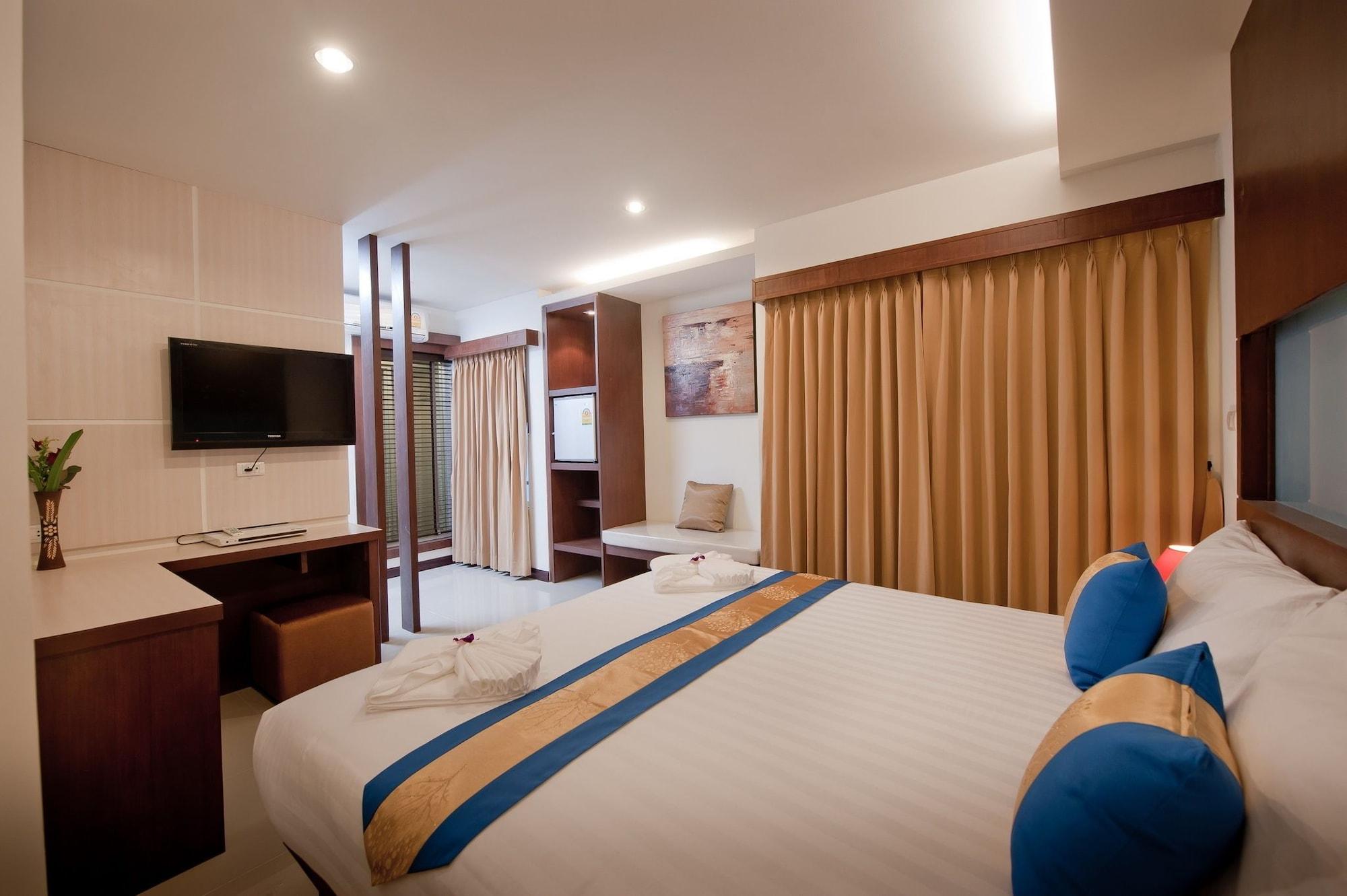 Готель Tuana Blue Sky Patong Екстер'єр фото