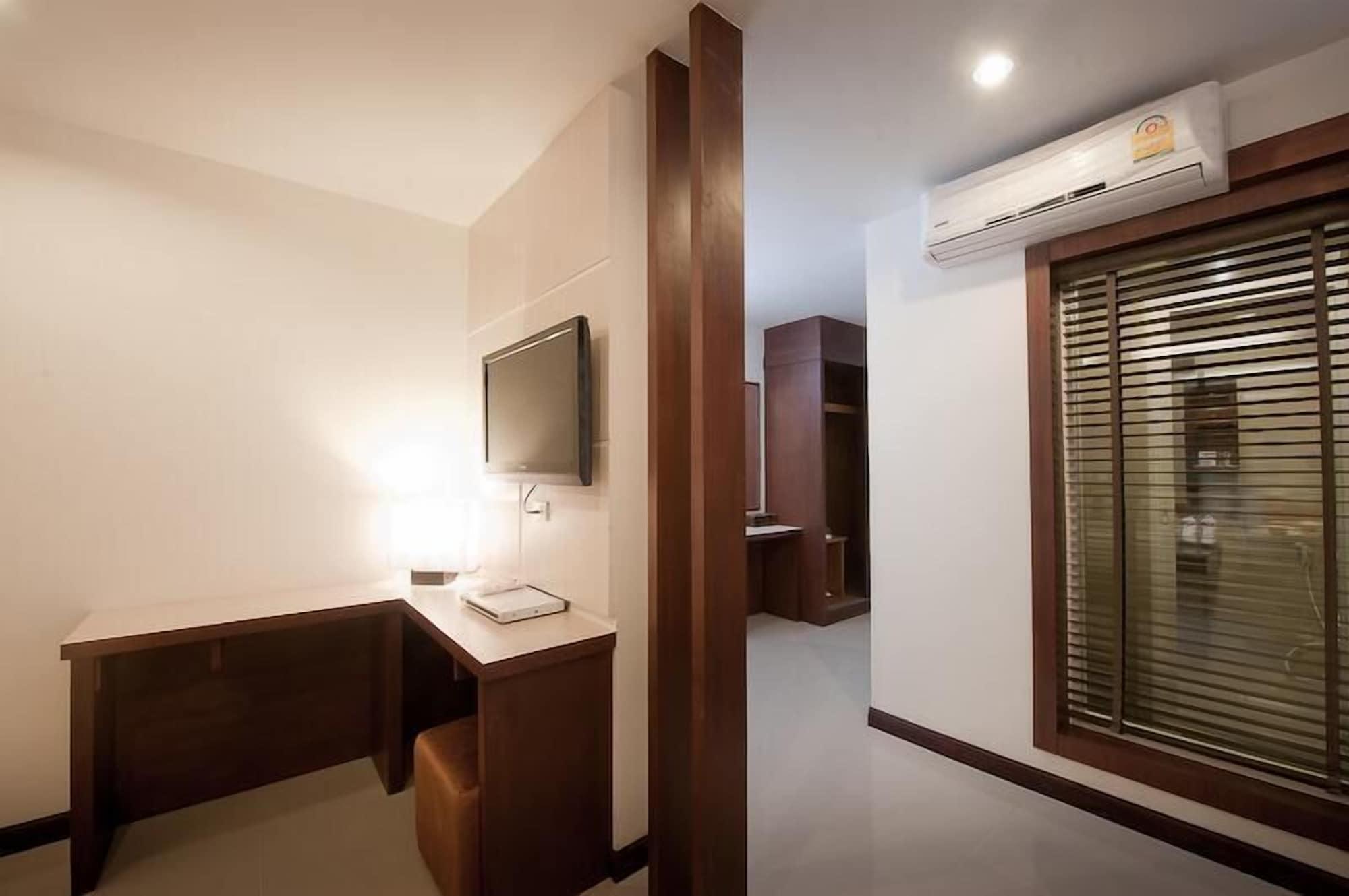 Готель Tuana Blue Sky Patong Екстер'єр фото