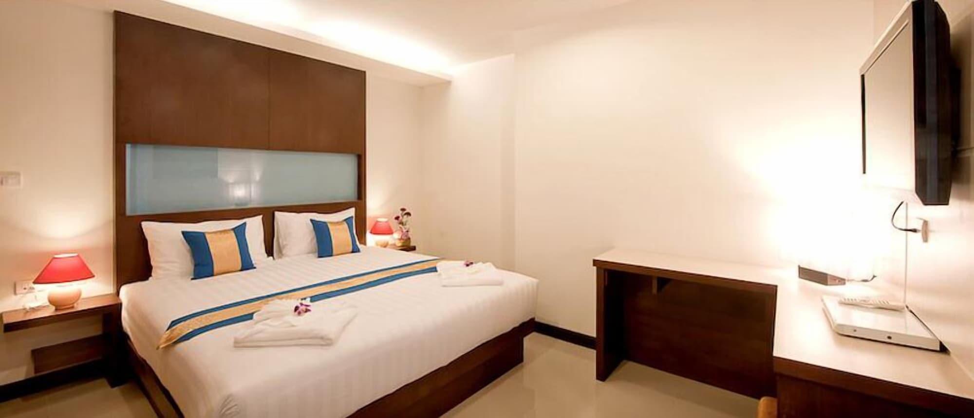 Готель Tuana Blue Sky Patong Екстер'єр фото