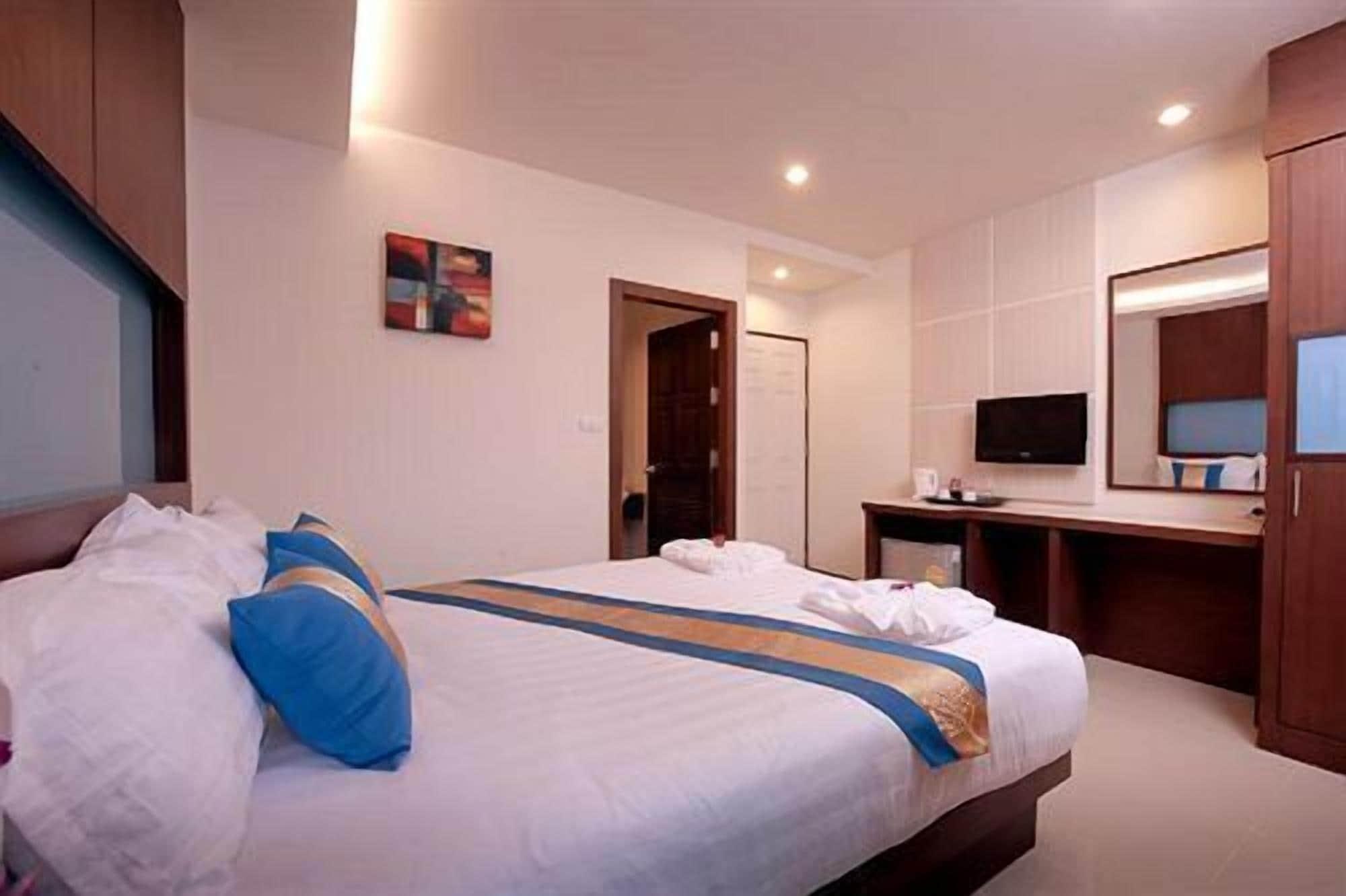 Готель Tuana Blue Sky Patong Екстер'єр фото
