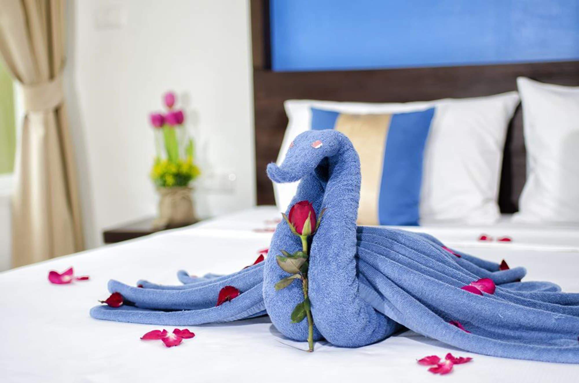 Готель Tuana Blue Sky Patong Екстер'єр фото