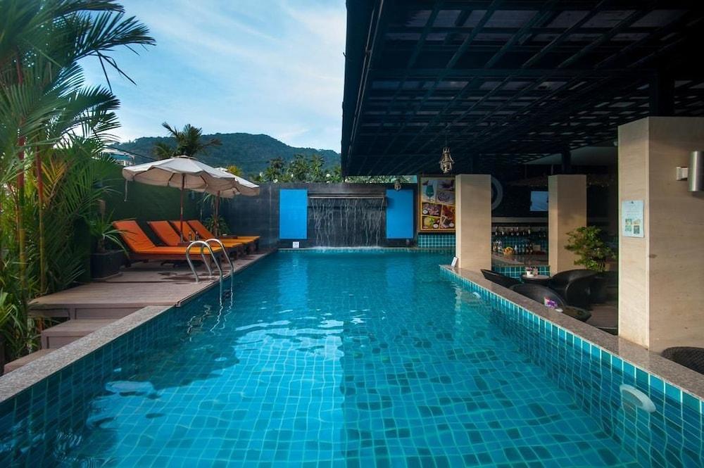 Готель Tuana Blue Sky Patong Екстер'єр фото