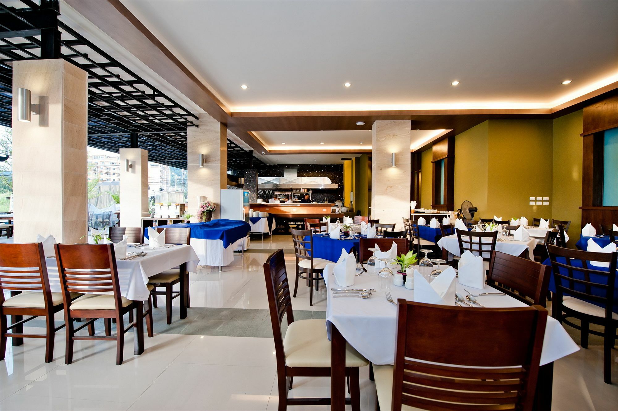Готель Tuana Blue Sky Patong Екстер'єр фото